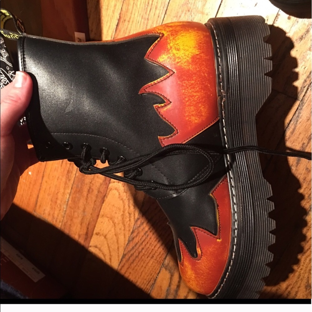 COPY - Flame combat boots